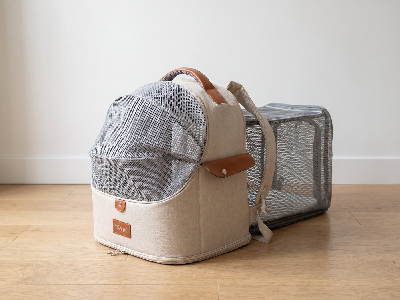 Sac à dos d'exploration Pelux pour chat, extension déployée à l'arrêt