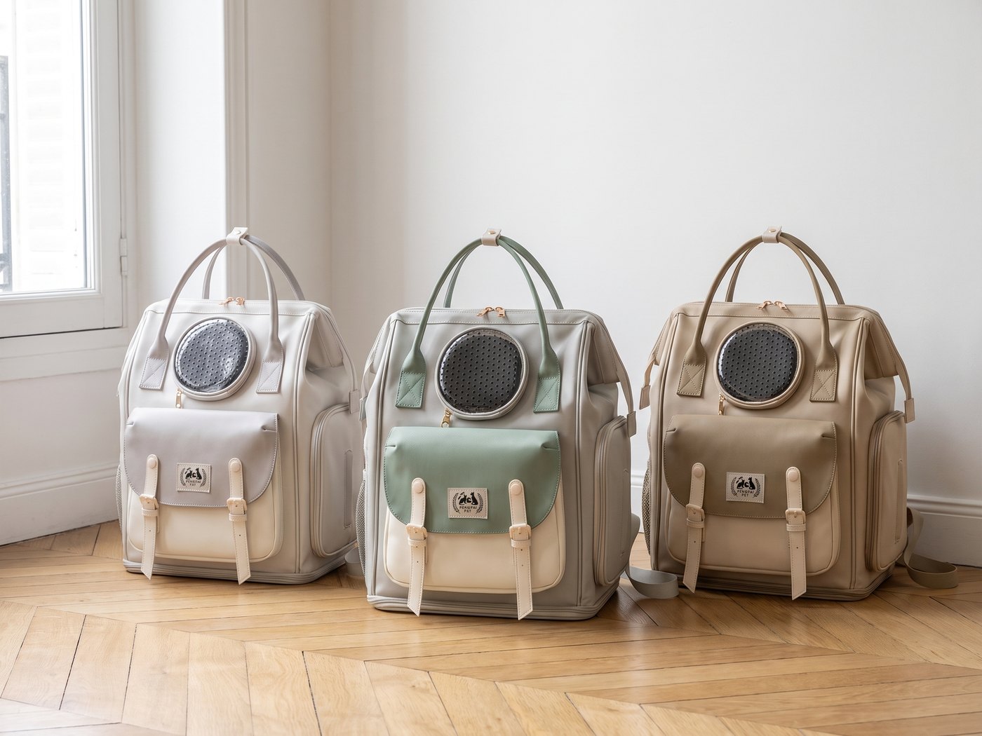 Les trois coloris du sac à dos de ville Pelux pour chat : gris, kaki et vert d'eau